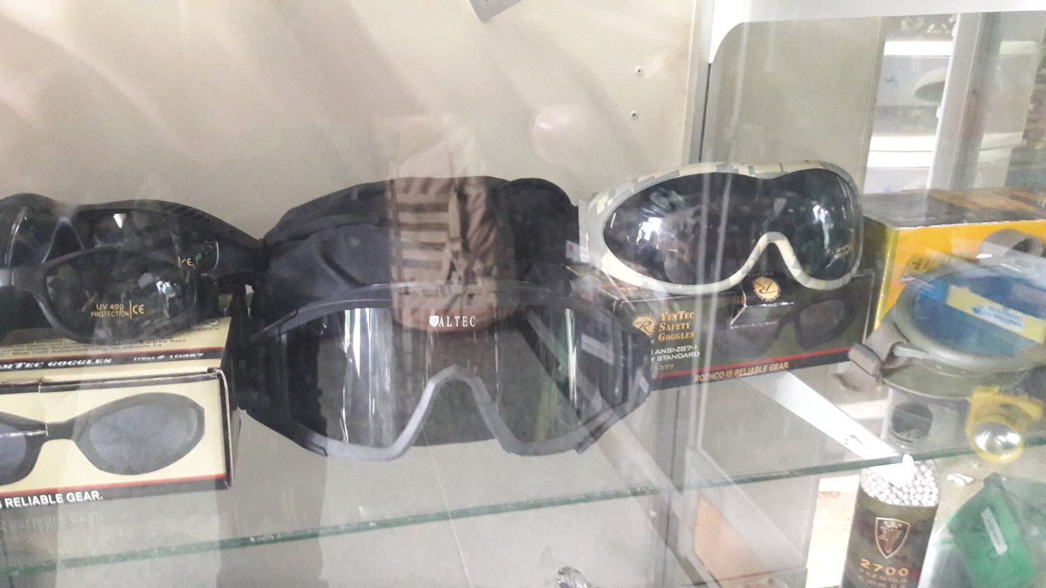 DESDE LENTES PARA TIRO HASTA NEMESIS Y GOGLES TÁCTICOS